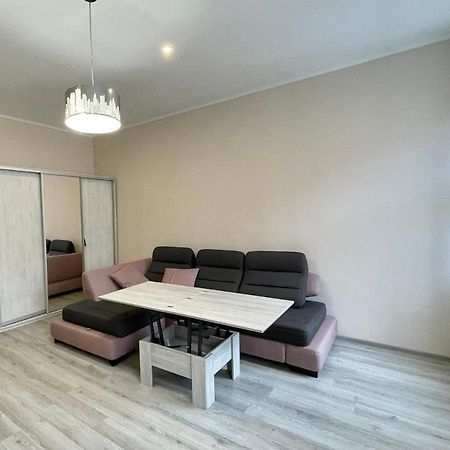 Apartments On Sholom Aleikhema リヴィウ エクステリア 写真