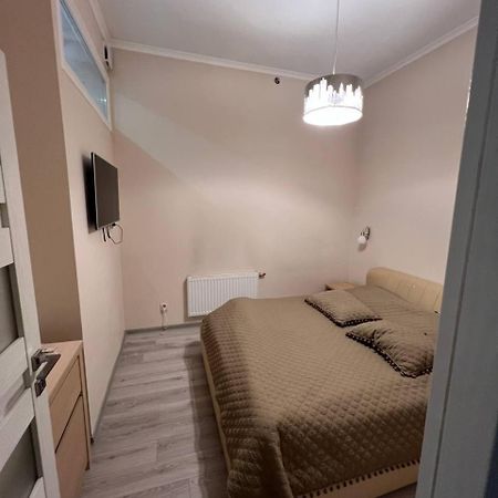 Apartments On Sholom Aleikhema リヴィウ エクステリア 写真