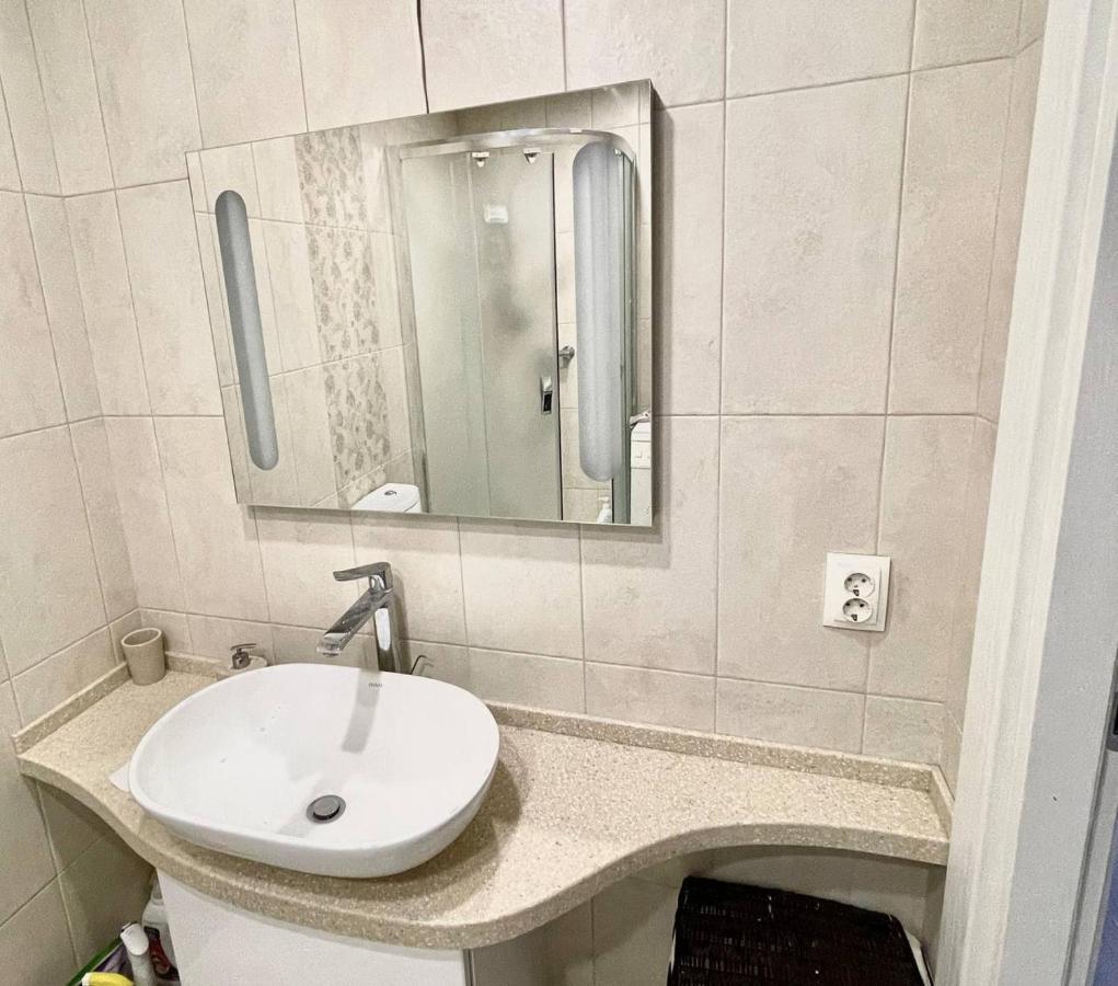 Apartments On Sholom Aleikhema リヴィウ エクステリア 写真