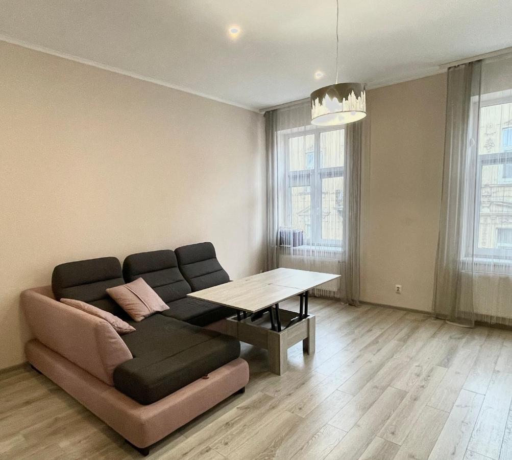 Apartments On Sholom Aleikhema リヴィウ エクステリア 写真